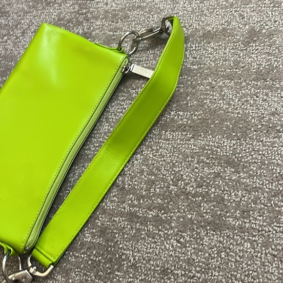 Hobo Lime Green Leather Shoulder Purse - Picture 9 of 13